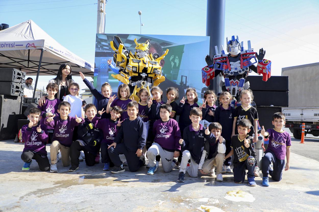 Deneyler, Gözlemler ve Şovlar Eşliğinde Bir Şenlik: '1. Mercan Bilim Şenliği'