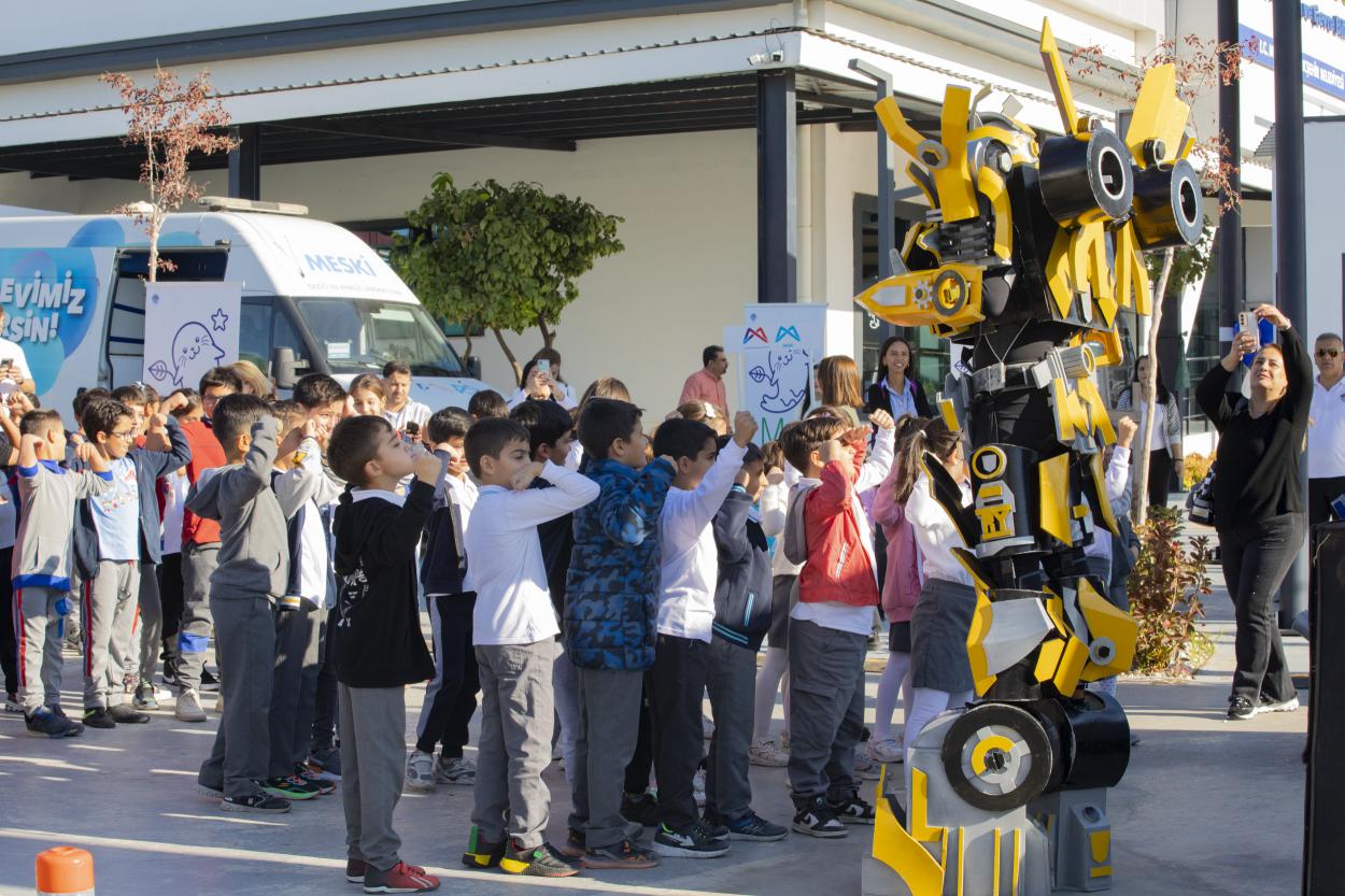 Deneyler, Gözlemler ve Şovlar Eşliğinde Bir Şenlik: '1. Mercan Bilim Şenliği'